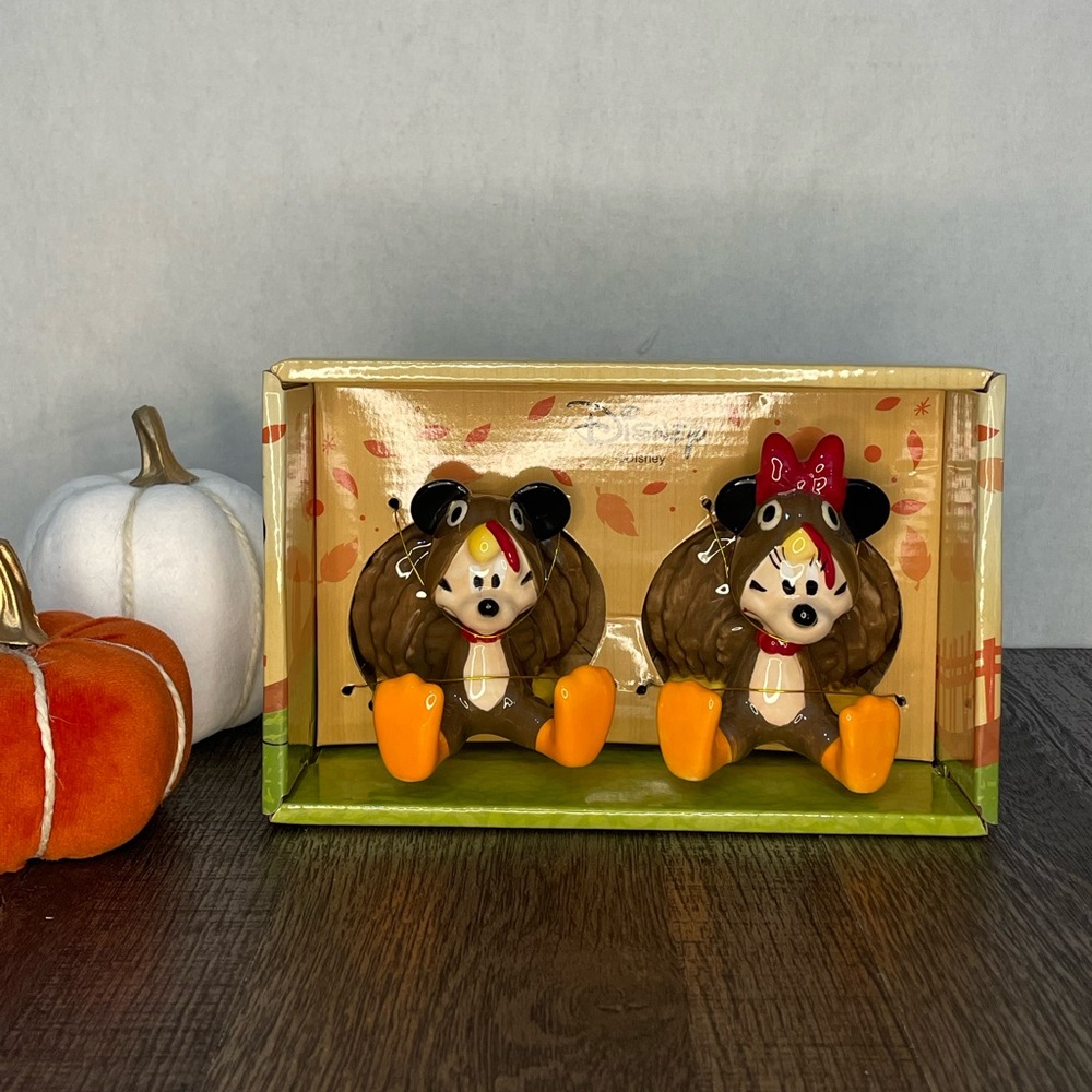 Disney Mickey and Minnie salt and pepper shakers